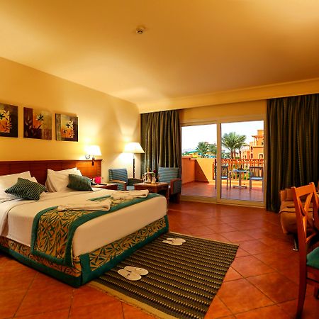 Charmillion Club Aquapark Hotel Sharm el-Sheikh Ngoại thất bức ảnh A room at the Hilton Sharm El Sheikh