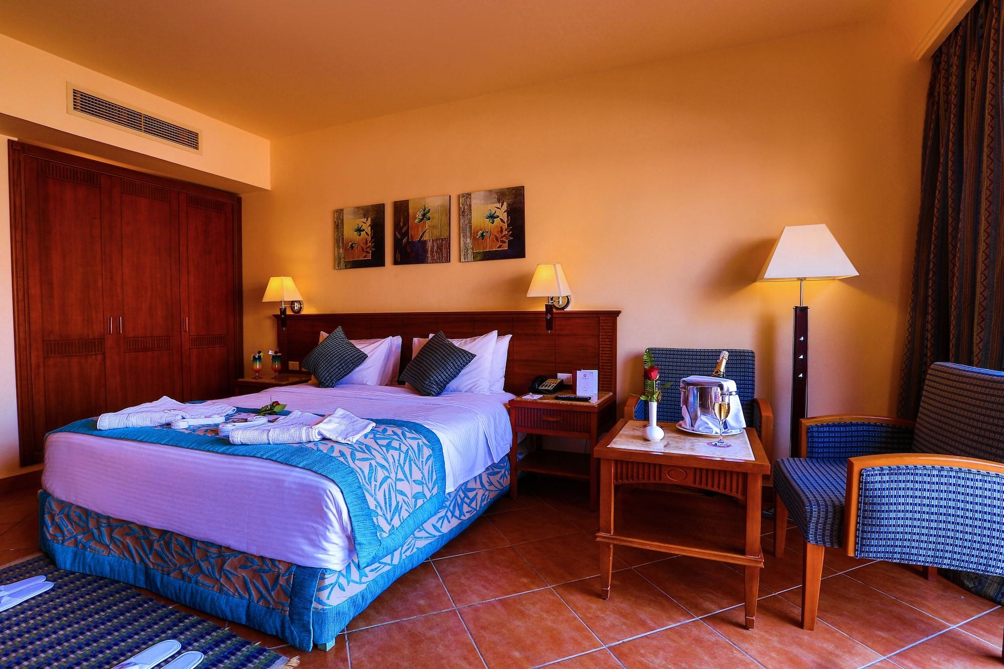 Charmillion Club Aquapark Hotel Sharm el-Sheikh Ngoại thất bức ảnh A room at the Hilton Sharm El Sheikh