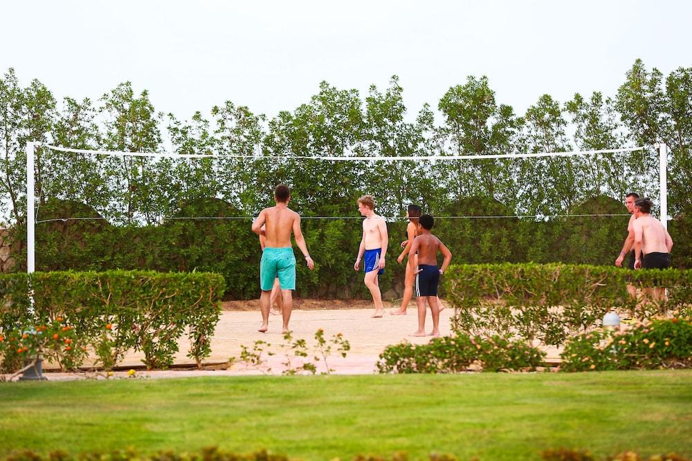 Charmillion Club Aquapark Hotel Sharm el-Sheikh Ngoại thất bức ảnh Volleyball at the beach