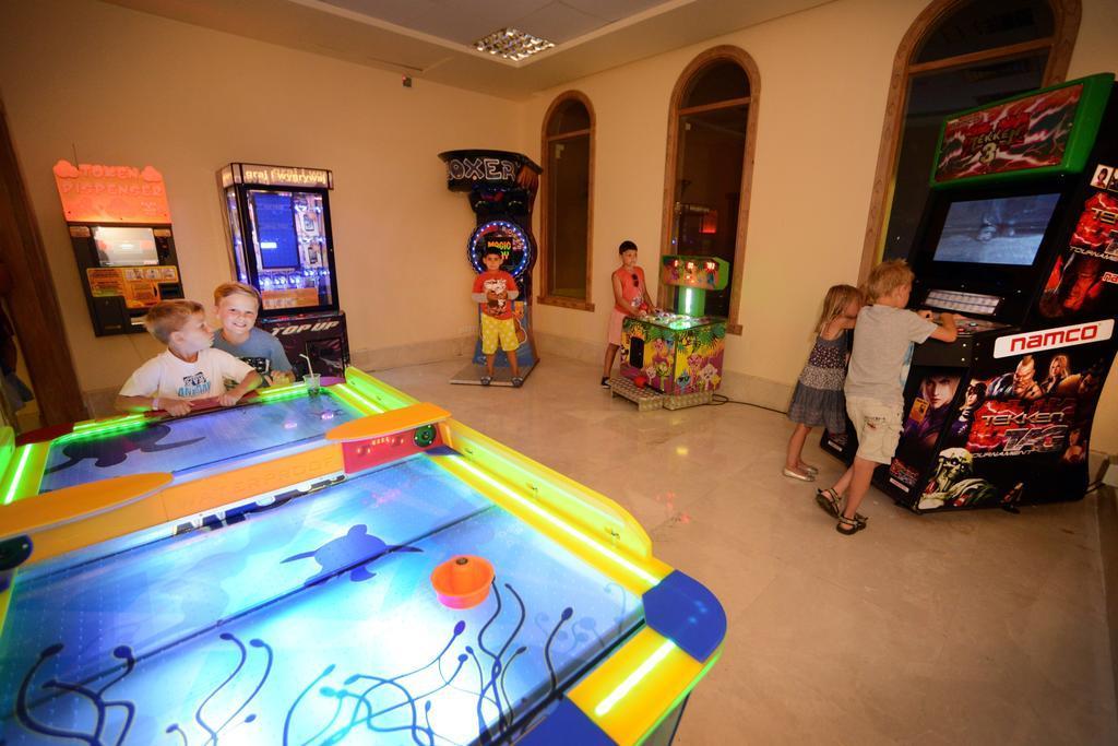 Charmillion Club Aquapark Hotel Sharm el-Sheikh Ngoại thất bức ảnh Air hockey table